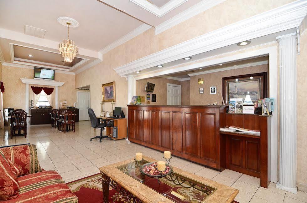 Red Roof Inn Масл-Шолс Екстер'єр фото