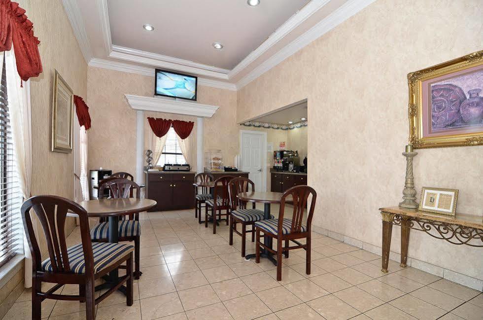 Red Roof Inn Масл-Шолс Екстер'єр фото