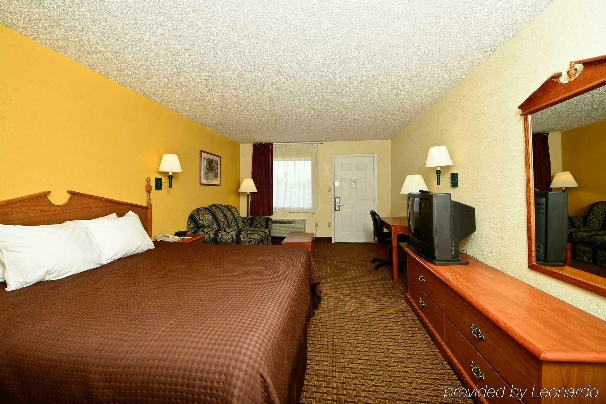Red Roof Inn Масл-Шолс Екстер'єр фото