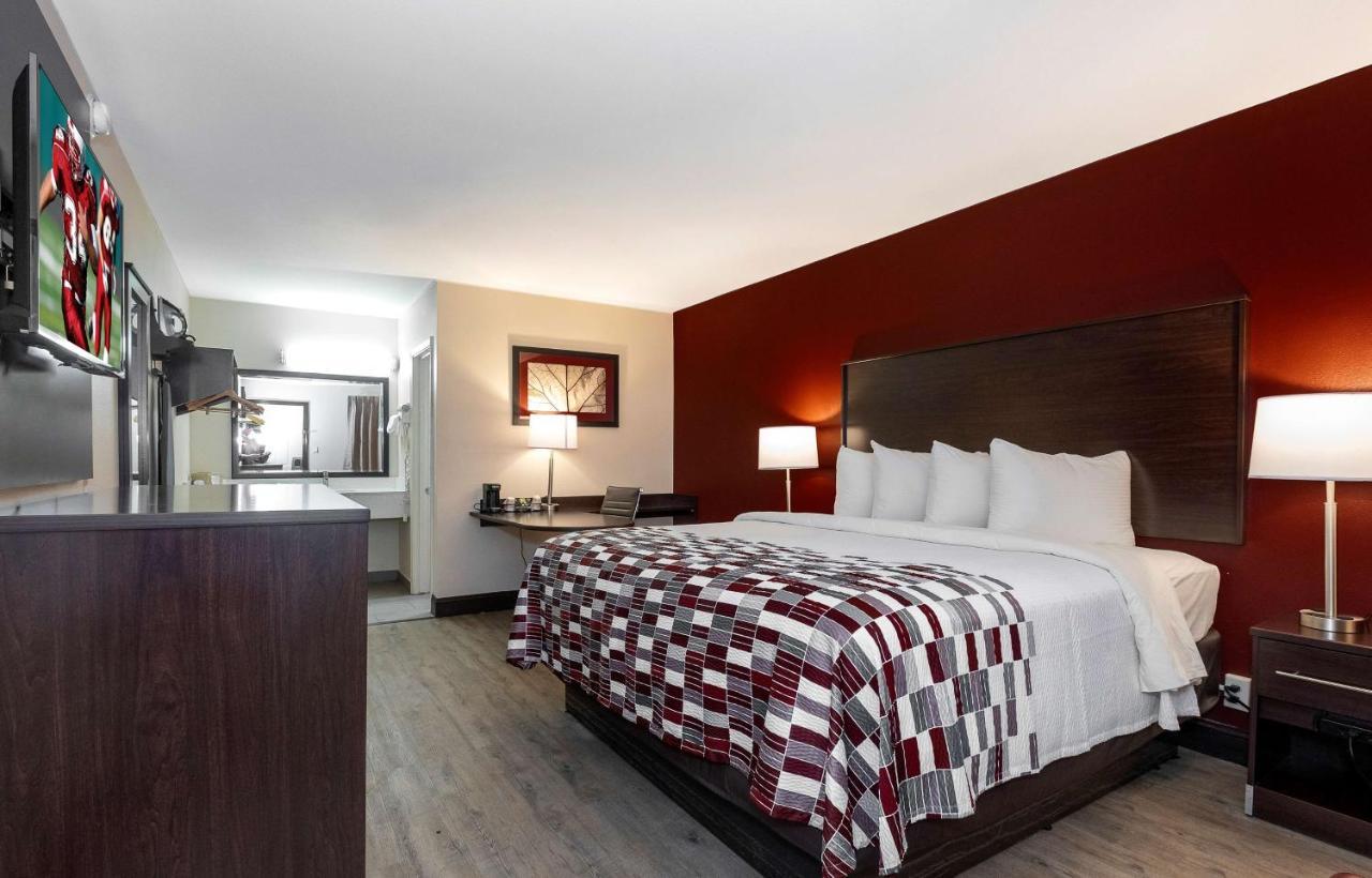 Red Roof Inn Масл-Шолс Екстер'єр фото